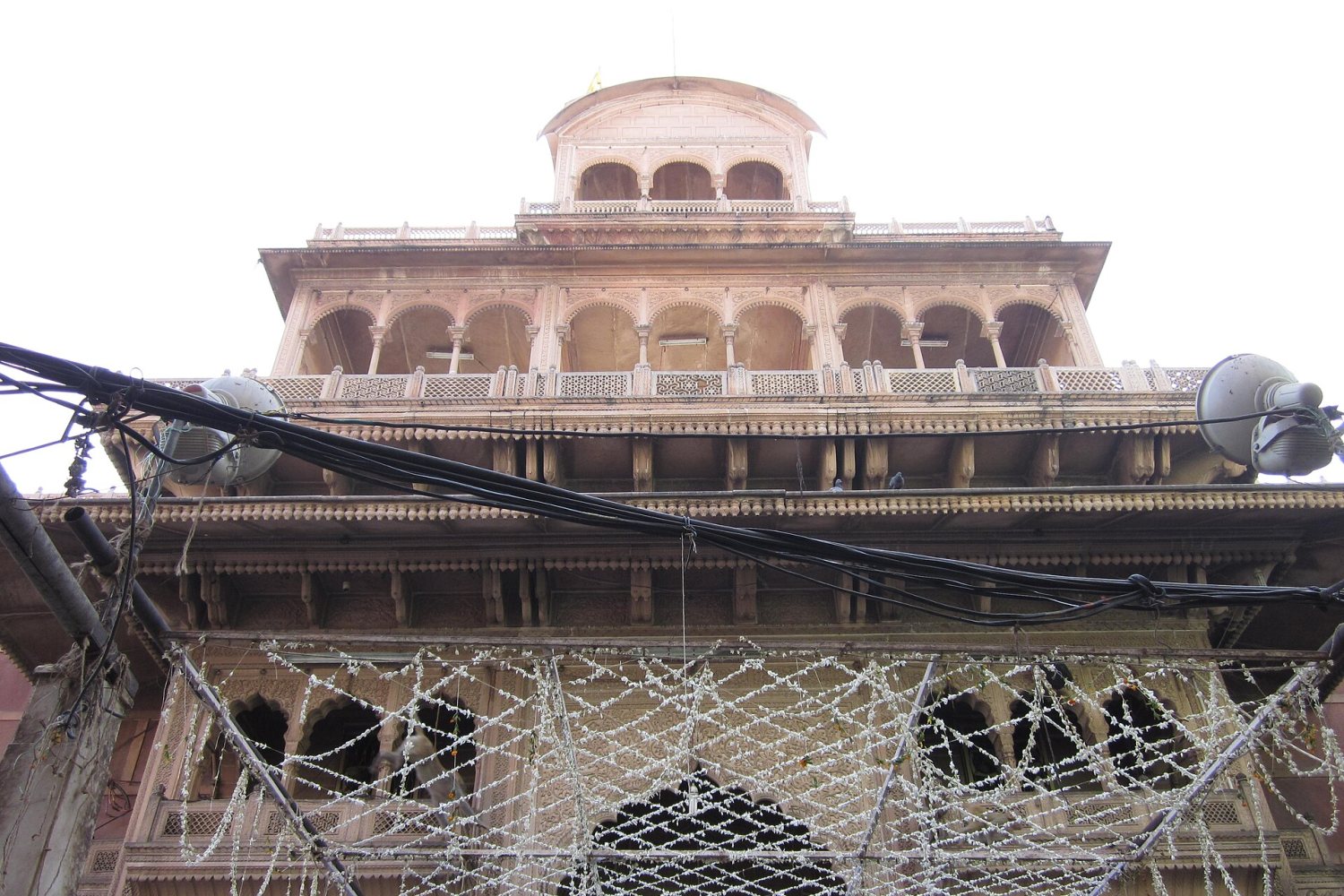 The upper storeys of Banke Bihari Mandir in Vrindavan